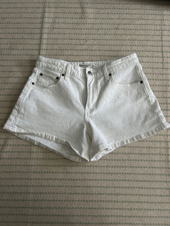 Abercrombie & Fitch Pants - Abercrombie & Fitch White Denim Mid Rise A line Short